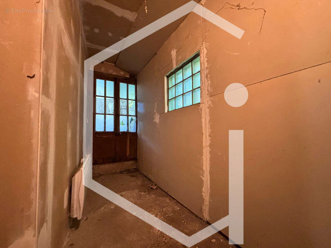 Maison à ENTRAINS-SUR-NOHAIN