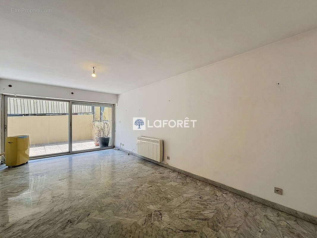 Appartement à ROQUEBRUNE-CAP-MARTIN