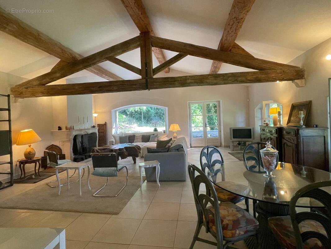Photo 1 - Maison à MONTELIMAR