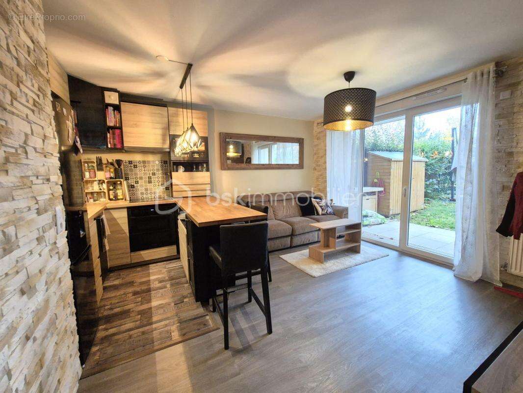 Appartement à COURCOURONNES