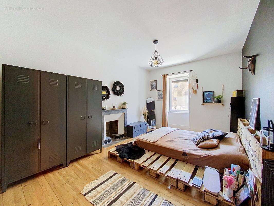 Maison à VILLE-SOUS-ANJOU