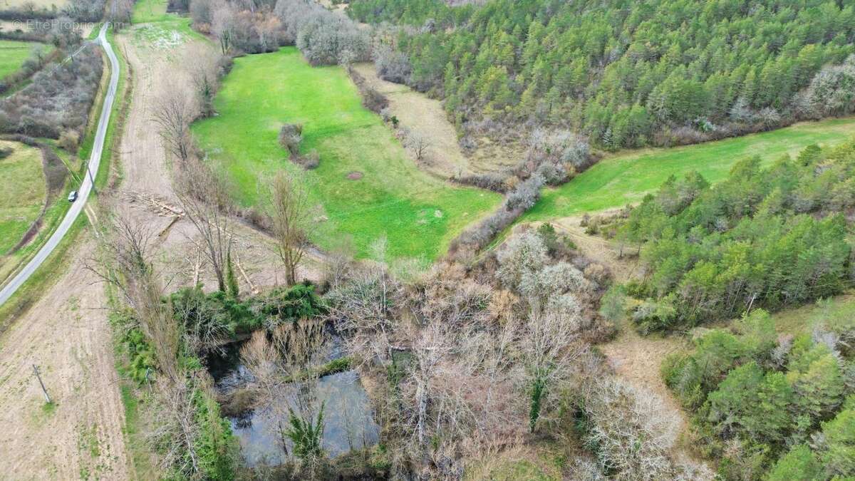Terrain à SAINTE-ALVERE
