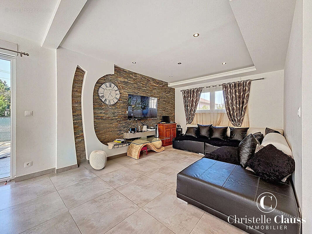 Maison à SAINTE-CROIX-EN-PLAINE