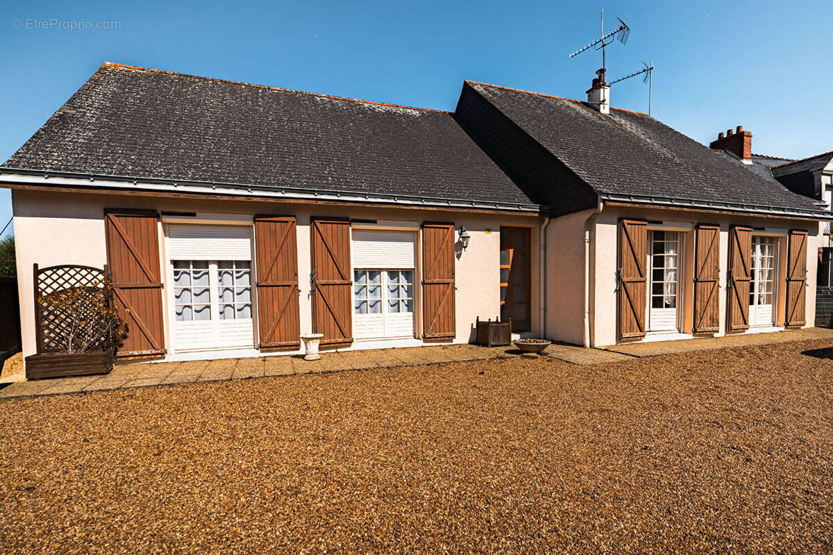 Maison à THOUARCE