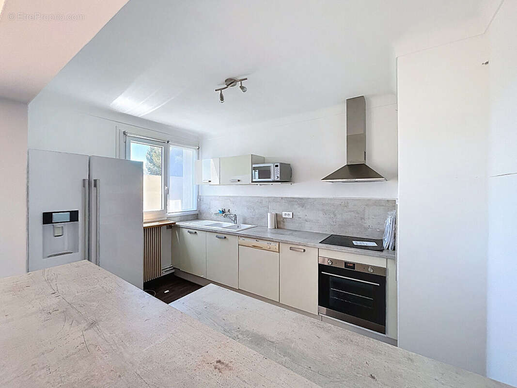 Appartement à VILLENEUVE-LES-AVIGNON