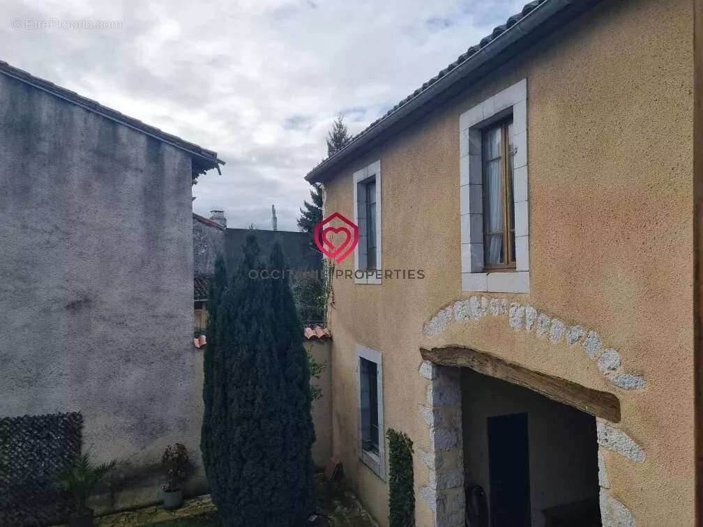 Maison à MONTREJEAU