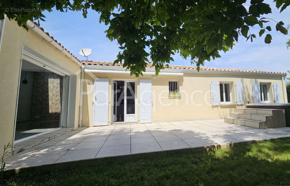 Maison de plain pied 5 pièces - Beau terrain - photo 2