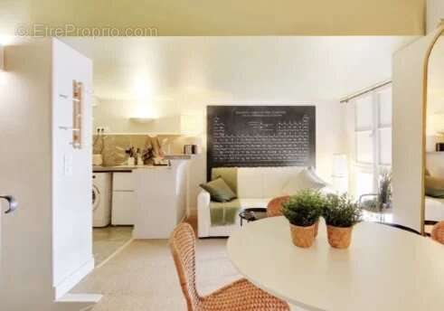 Appartement à PARIS-7E