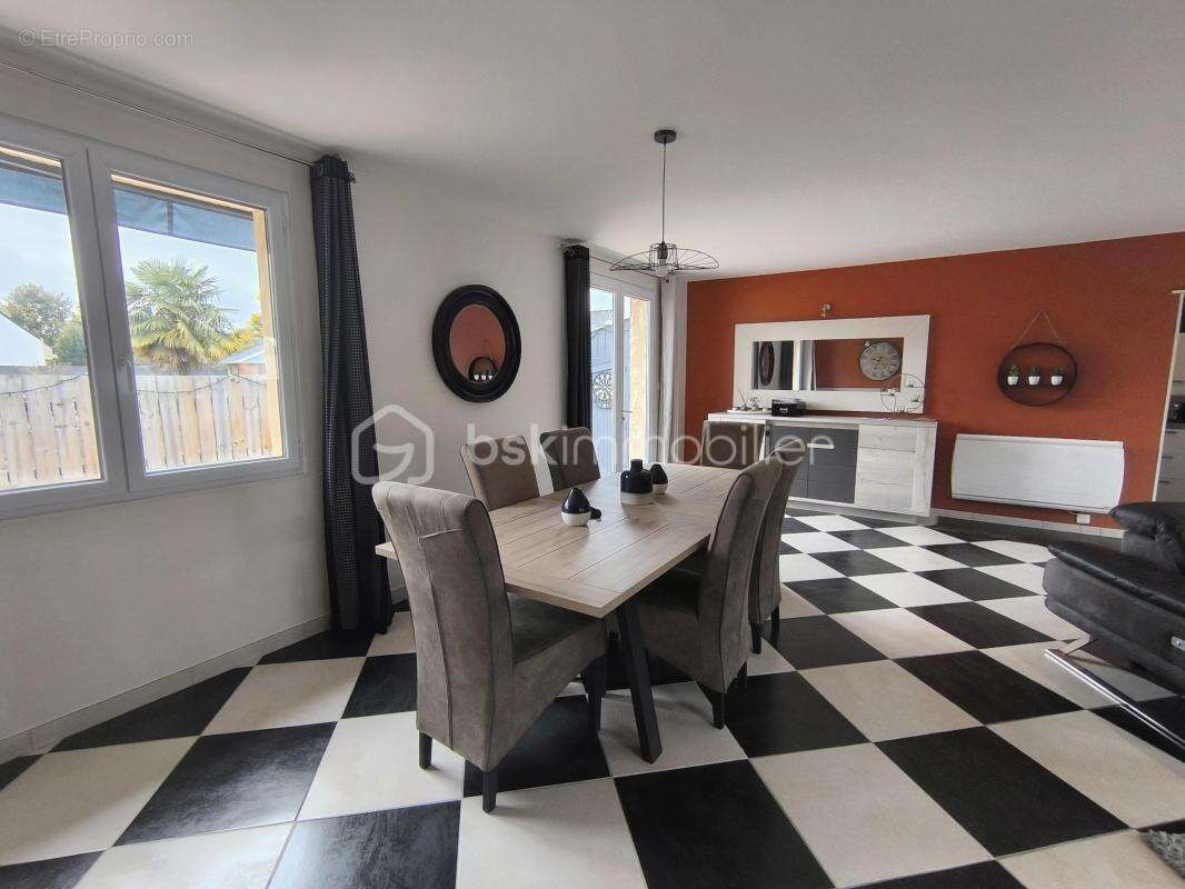 Maison à CHASNE-SUR-ILLET