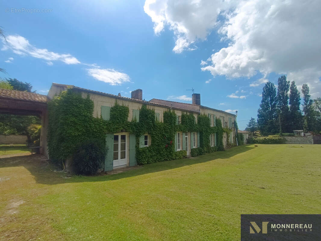 Maison à MORTAGNE-SUR-GIRONDE