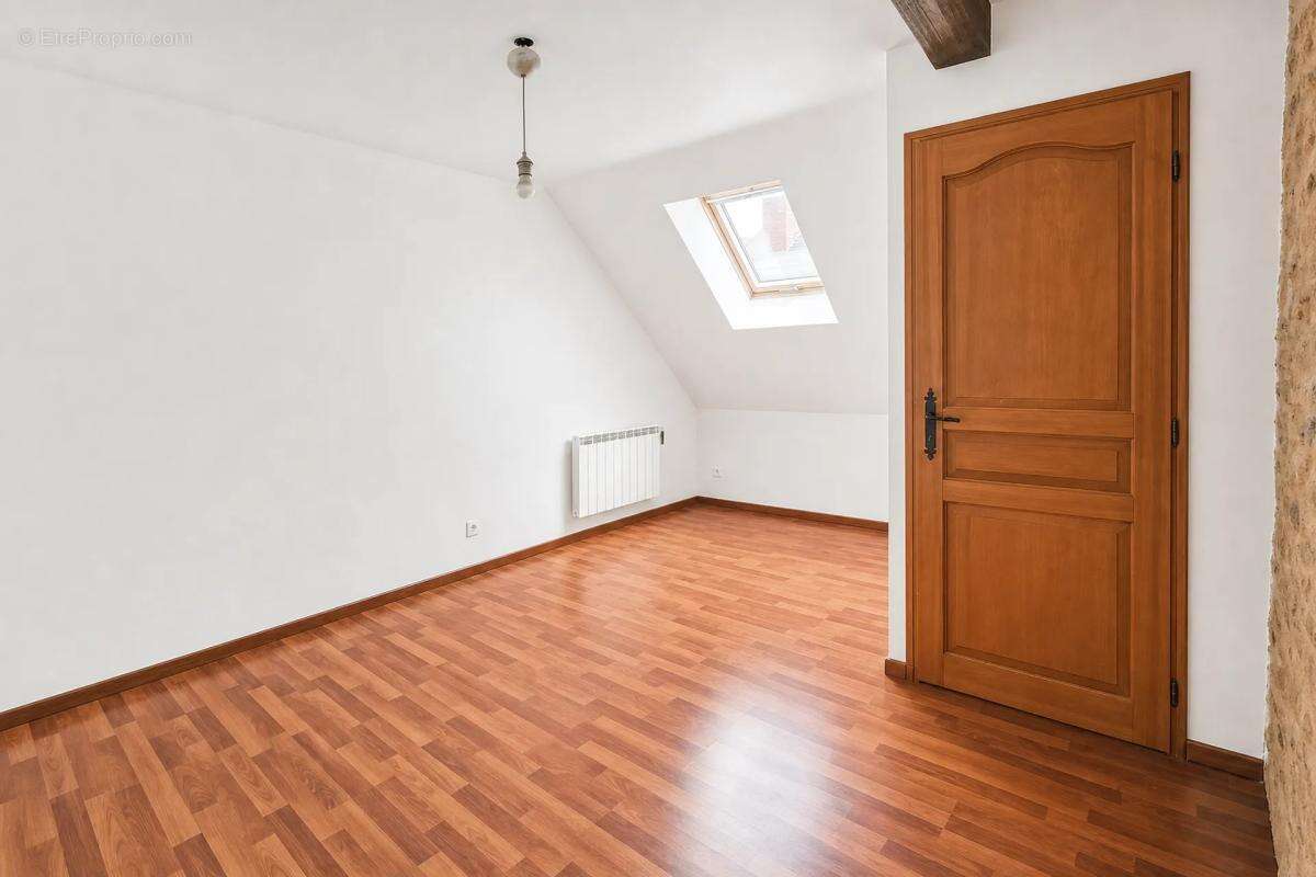 Maison de 4 pièces de 85 m² à Montfort-le-Gesnois - photo 9