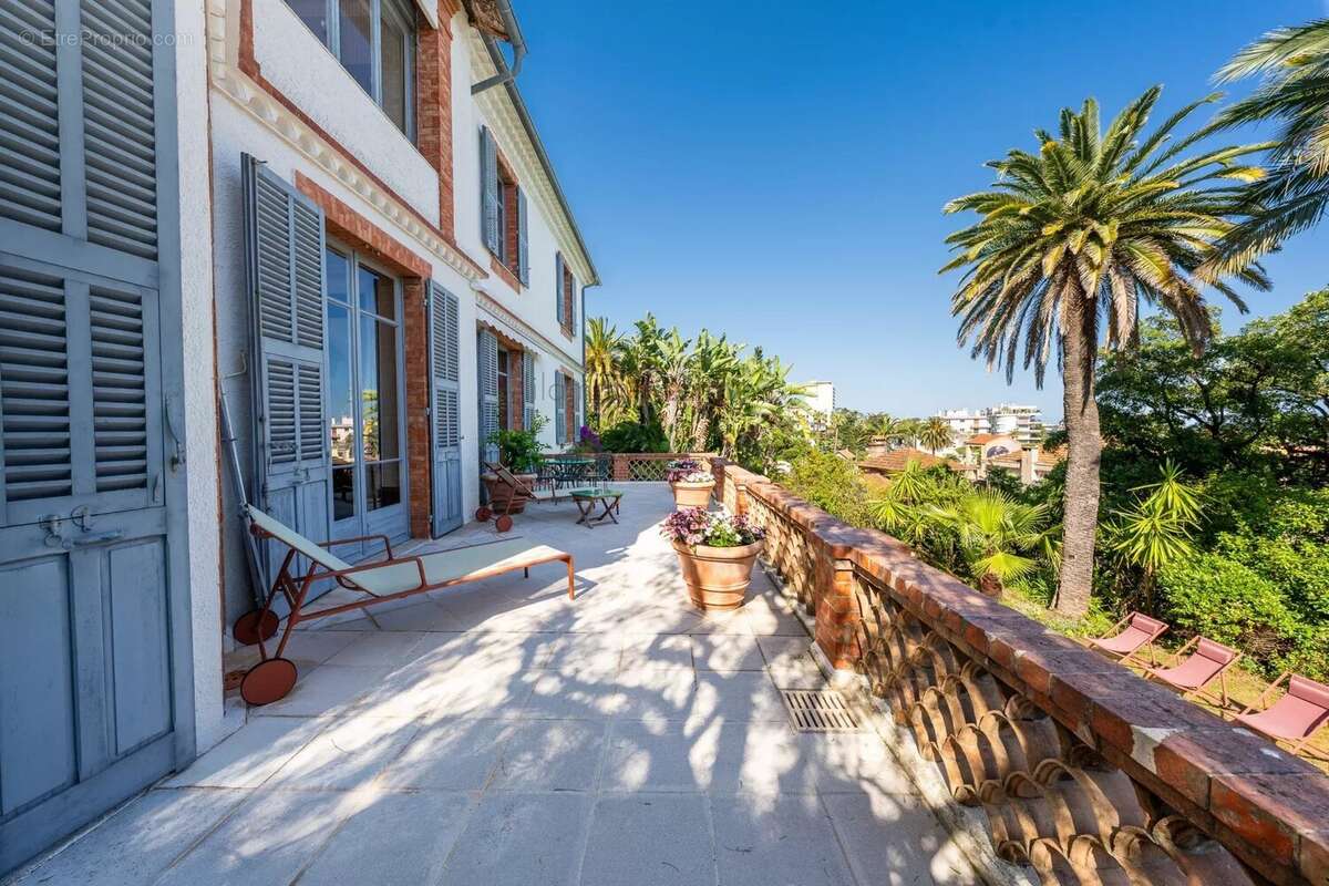 Cannes - villa belle epoque - vue mer - photo 16
