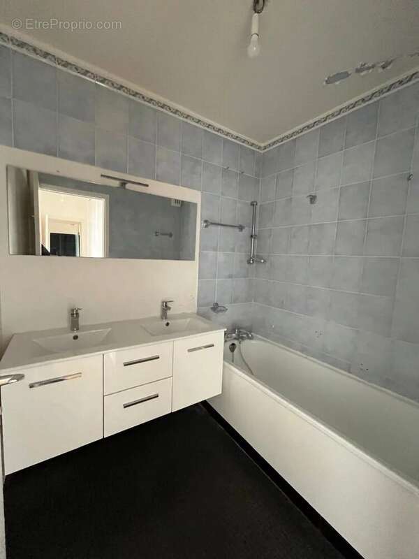Appartement Fontenay Aux Roses 5 pièce(s) 100.47 m2 avec Balcons, Box et Cave - photo 11