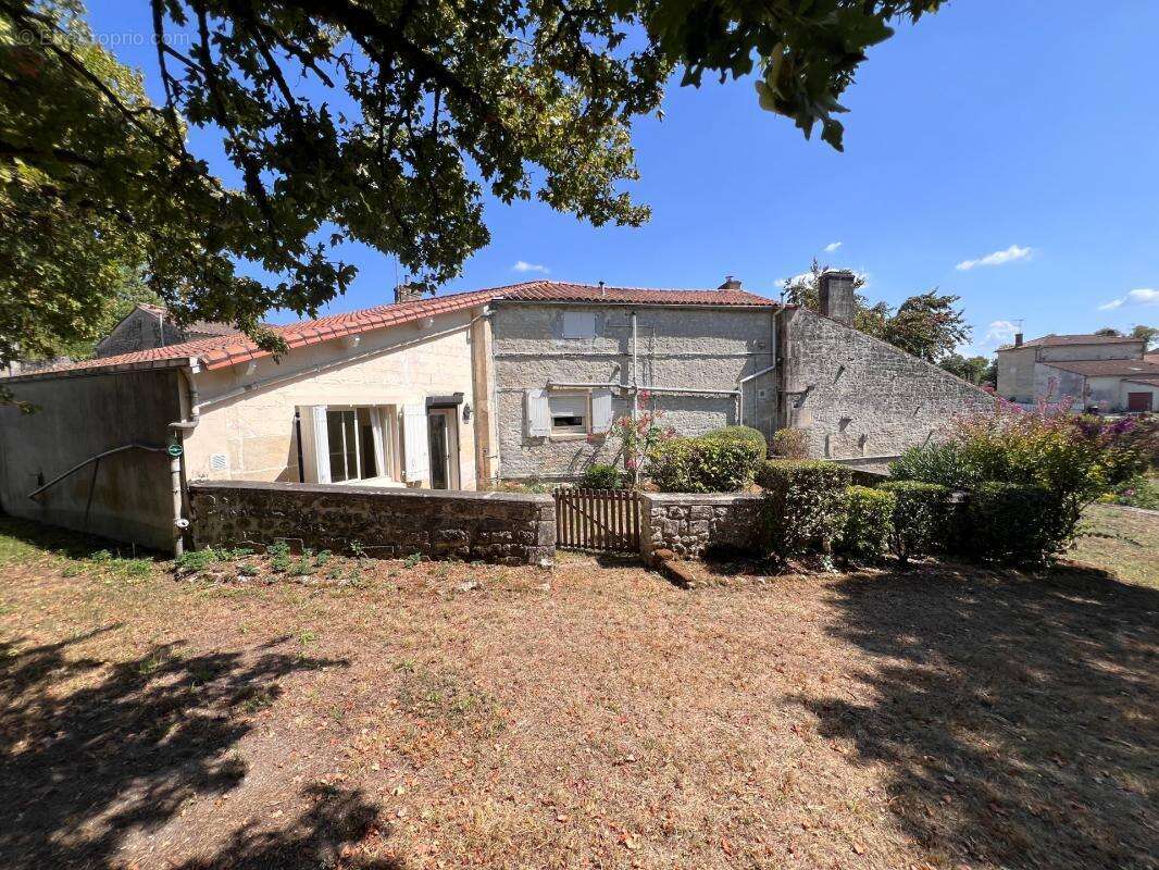 Maison à vendre 6 pièces SAINT SULPICE DE COGNAC (16) - photo 3
