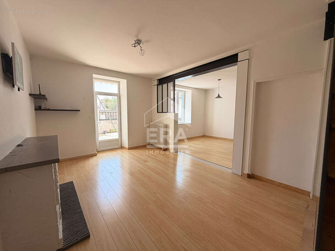 À vendre ? Maison de charme en coeur de bourg ? 90 m² ? Lagord - photo 2