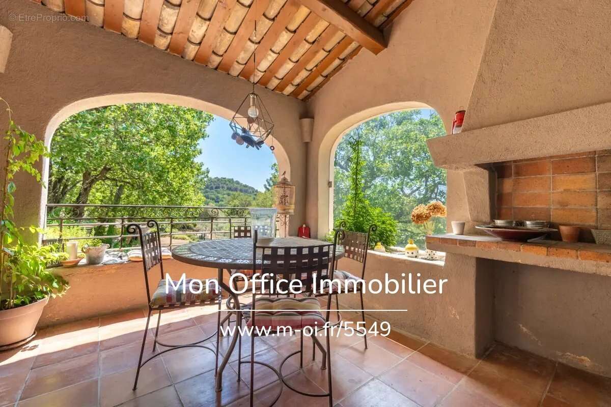 Maison à ROGNES