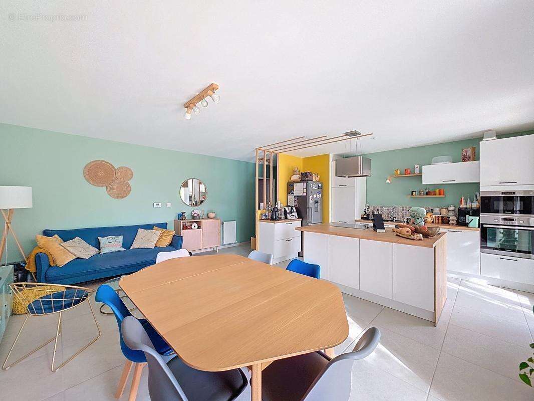 Appartement - 2 Chambres - Rez de Jardin - Buanderie - Cellier - Jardin - Garage en sus - Proche commodités - photo 5