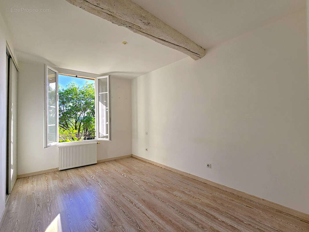 Rare - Délicieuse propriété 1,9 hectare maison rénovée et nombreuses dépendances - photo 27