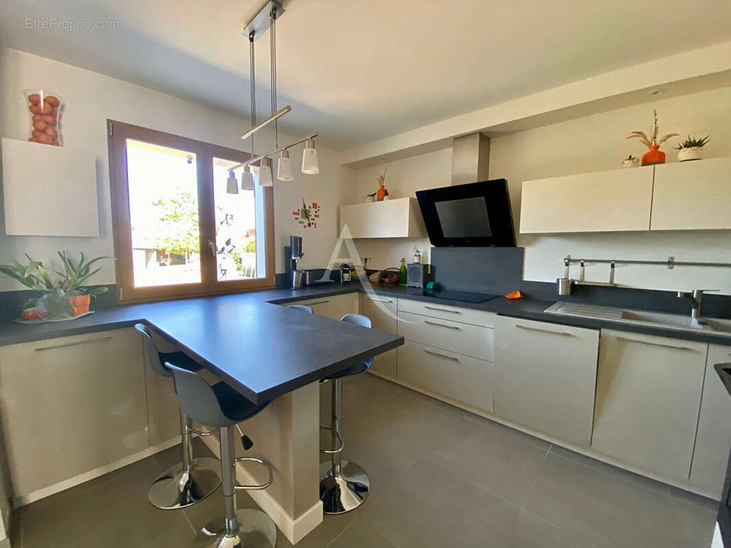 Maison plain-pied Ferolles 4 chambres 137 m2 - photo 6