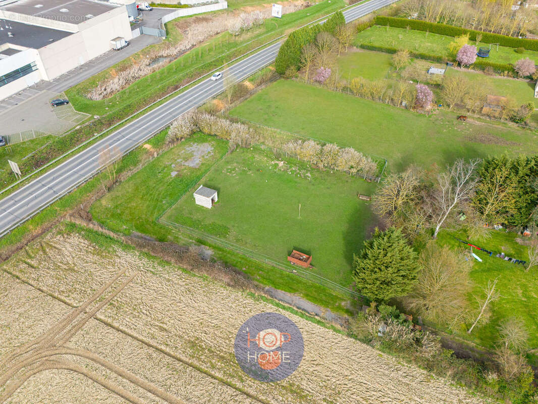 Terrain à LA GORGUE