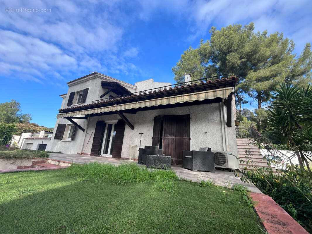 Maison à LA VALETTE-DU-VAR