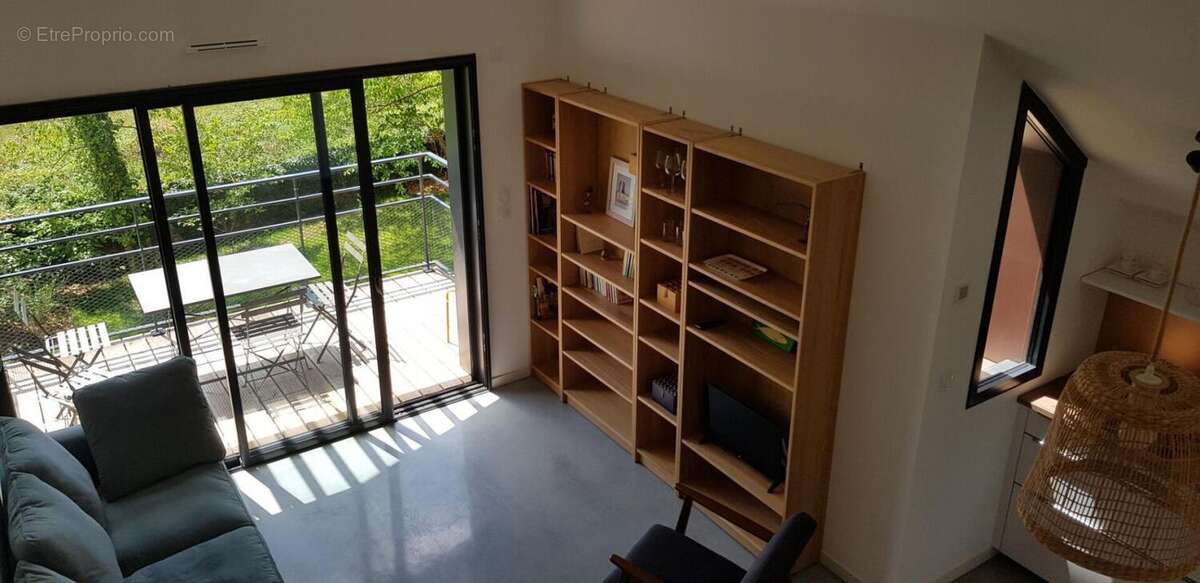 Appartement à LES PONTS-DE-CE