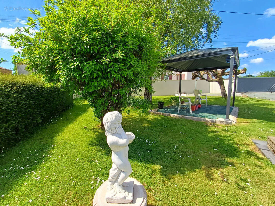 Photo 2 - Maison à SAINT-MICHEL-LE-CLOUCQ