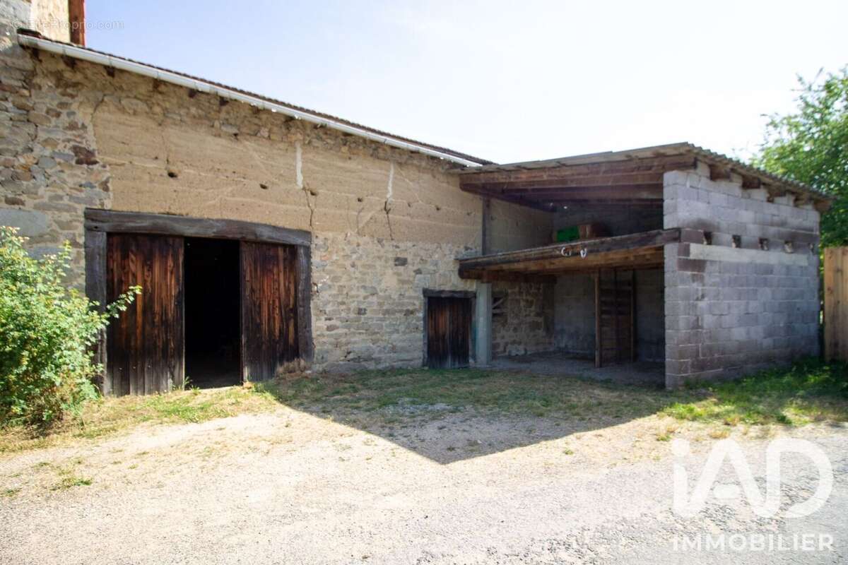 Maison 85 m² à Vertolaye  - photo 3