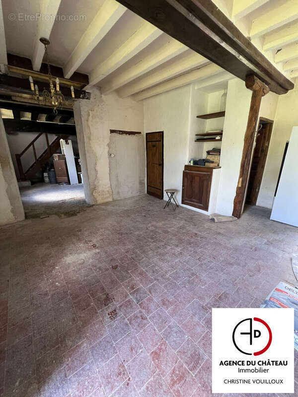Maison 114 m² à Guilly  - photo 7