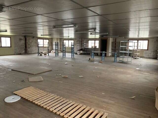 Commerce à L'ISLE-D'ESPAGNAC