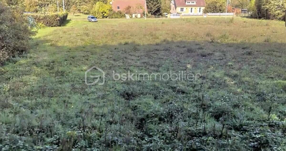 Terrain à CHEVANNES
