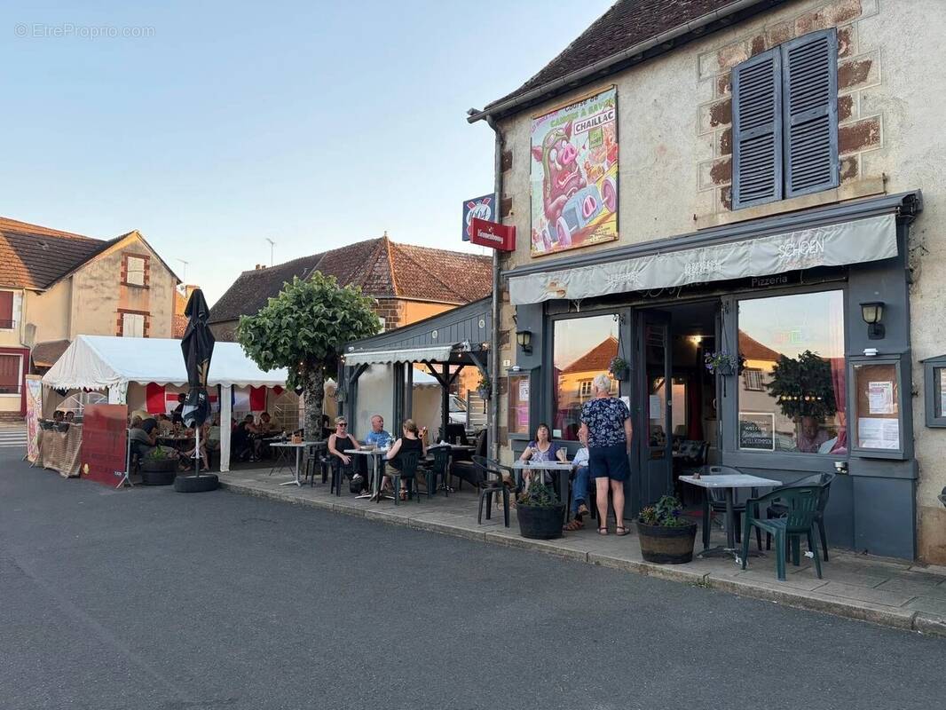 Commerce à CHAILLAC