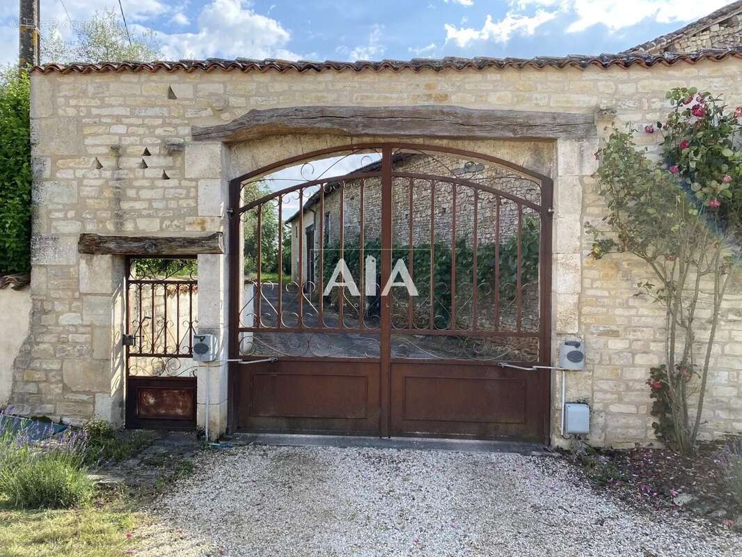 Maison à LIZANT