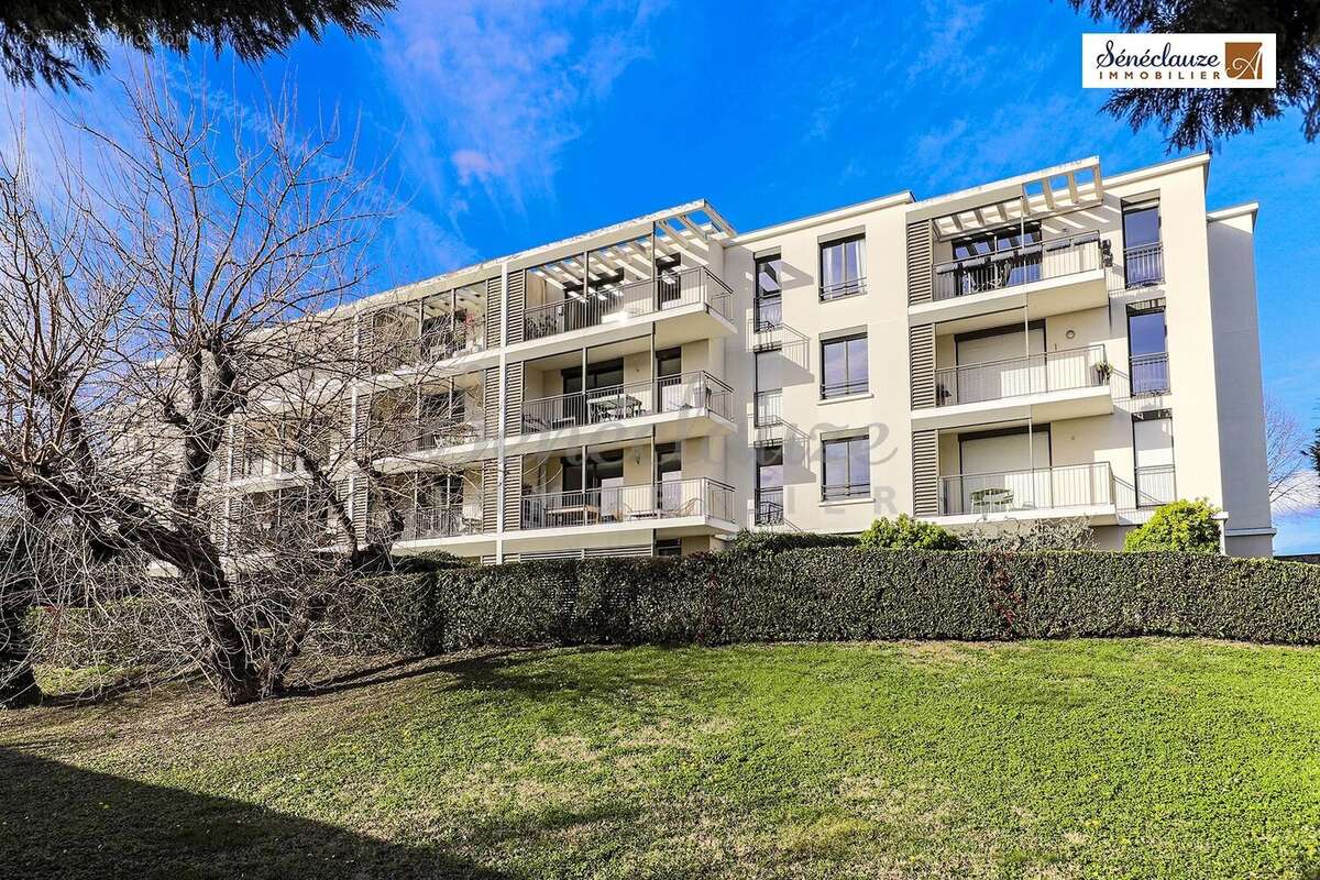 Appartement à SAINT-GENIS-LAVAL