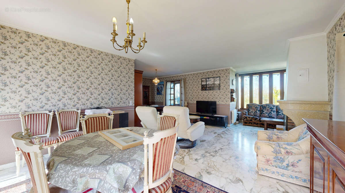 Maison à PLAISIR