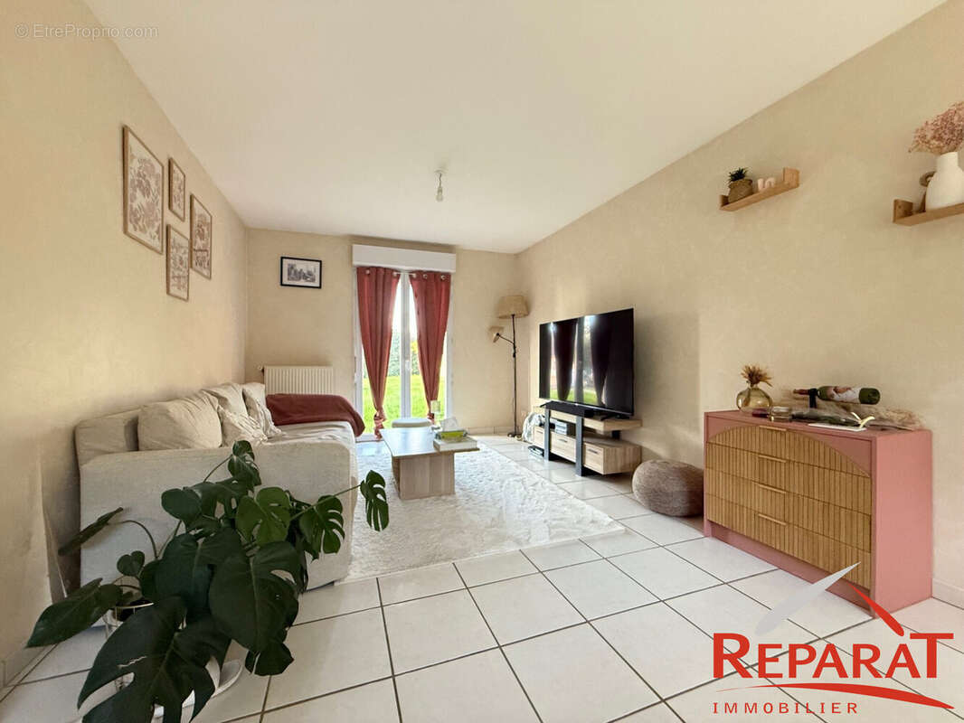 Maison à SAINT-PANTALEON-DE-LARCHE