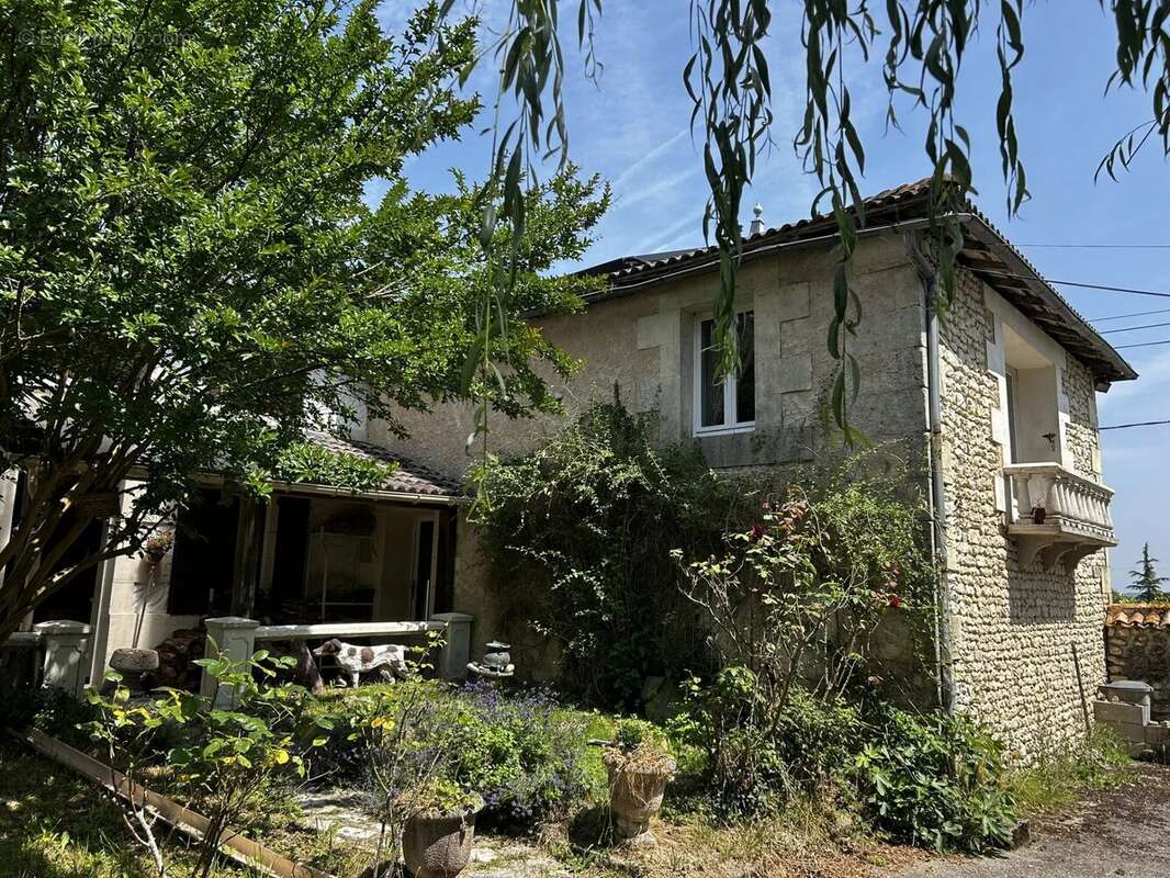 Maison à JONZAC
