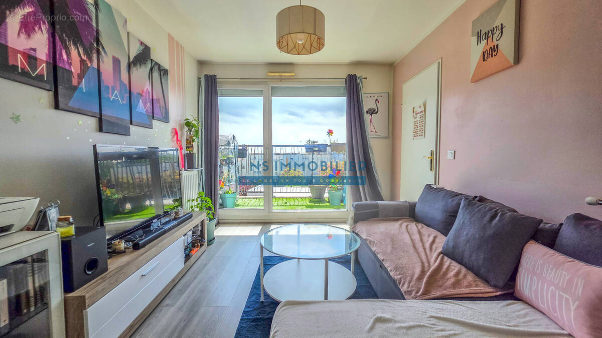 Appartement à SARTROUVILLE