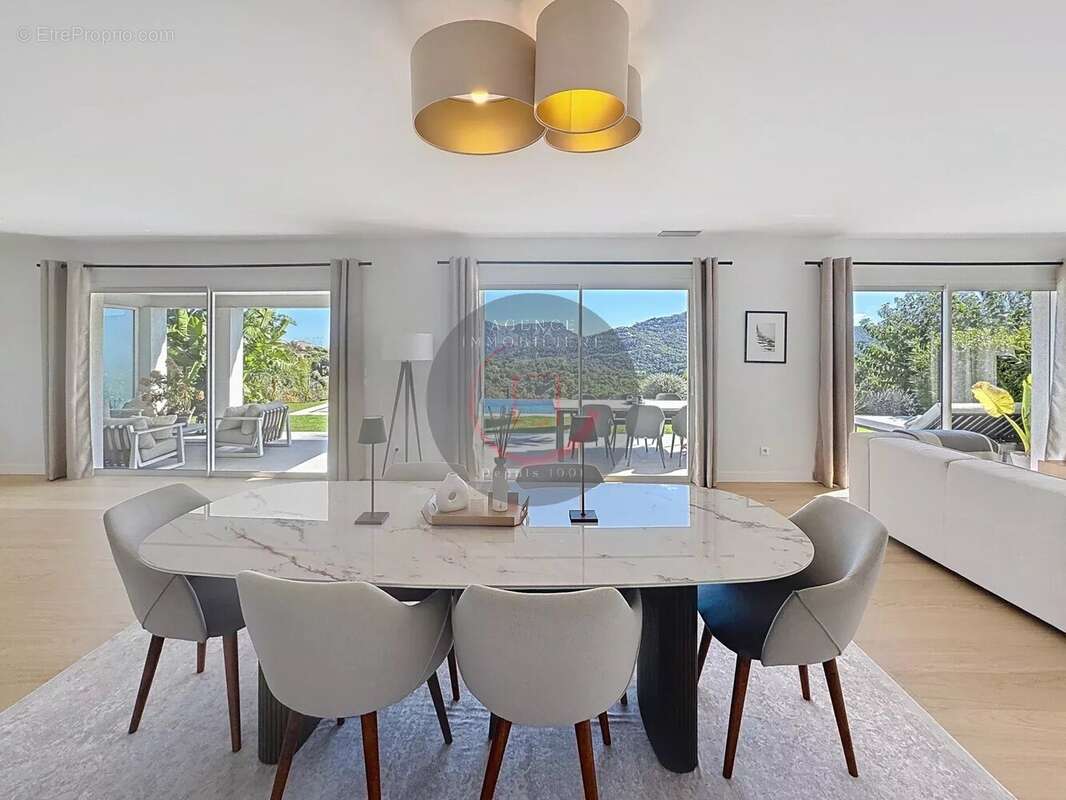 Maison à LES ADRETS-DE-L&#039;ESTEREL