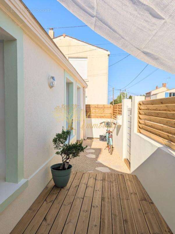 Maison de plain-pied d'environ 67 m2 habitables – Plage à pied (400 m) – La Chaume / Les Sables-d'Olonne – Terrasse plein Sud –  - photo 12