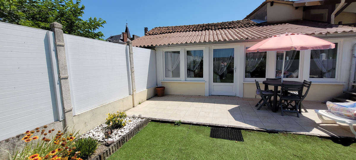 Maison à CHAMPIGNY-SUR-VEUDE