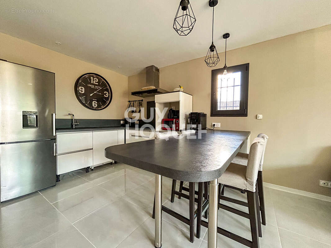 Appartement à L'ISLE-SUR-LA-SORGUE