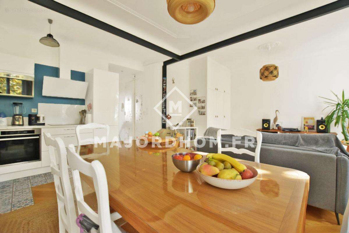 Appartement à MARSEILLE-5E