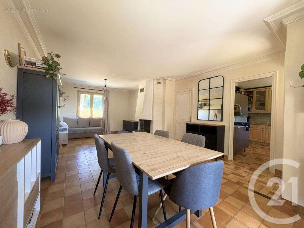 Maison à AIXE-SUR-VIENNE