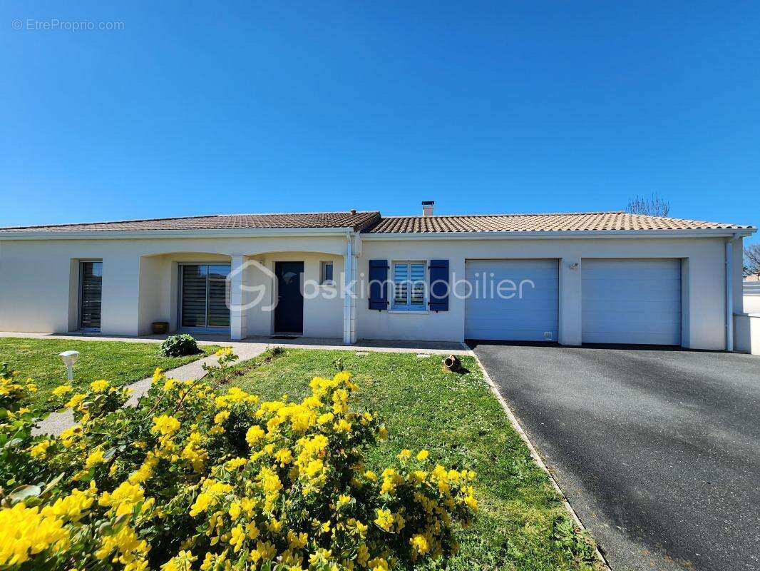 Maison à SAINT-GELAIS