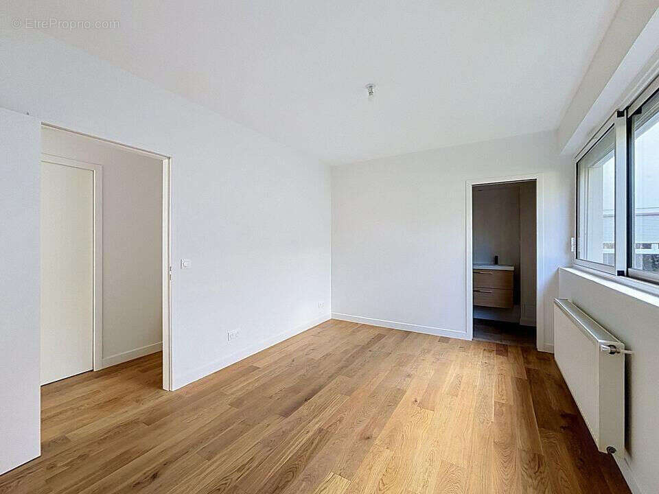 Appartement à SURESNES