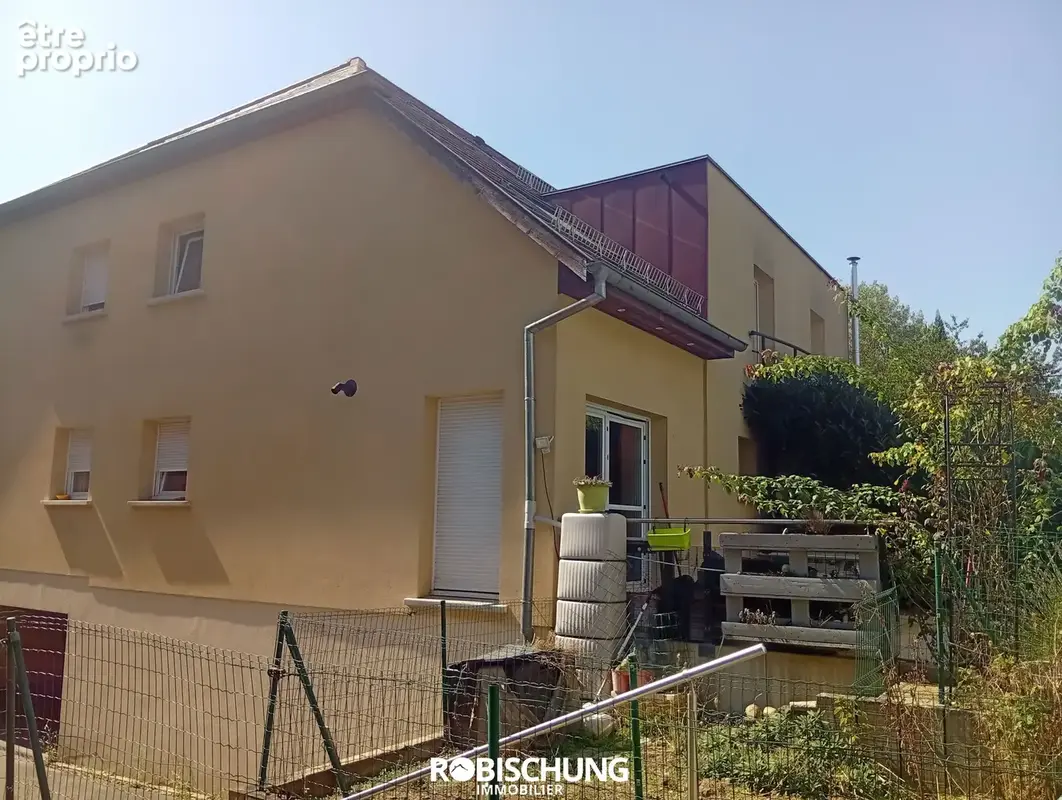 PROCHE HIRSINGUE : Triplex avec terrasse, jardin & garage - photo 9