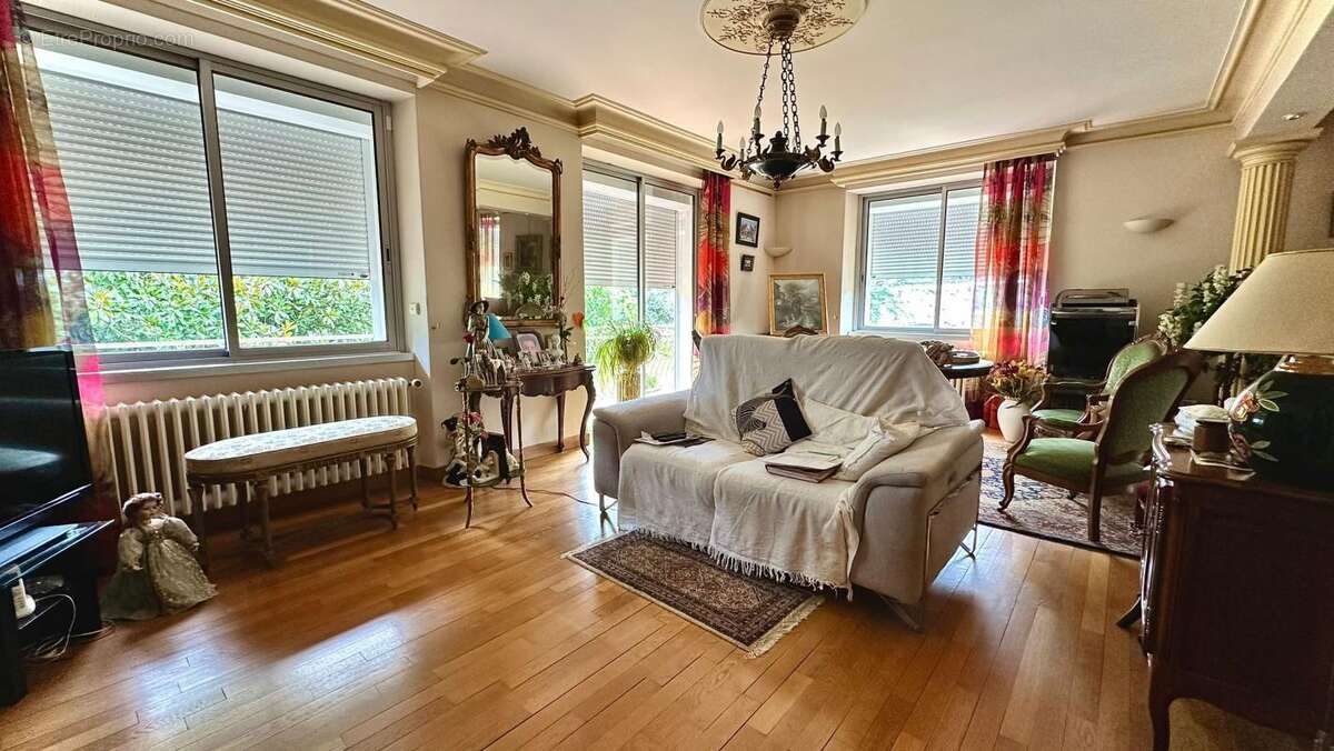 Maison à LUC-LA-PRIMAUBE