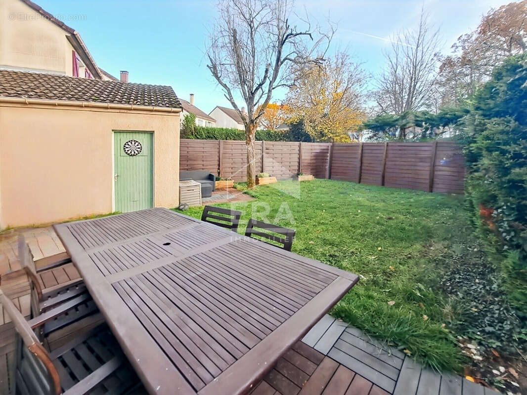 Maison à VERT-SAINT-DENIS