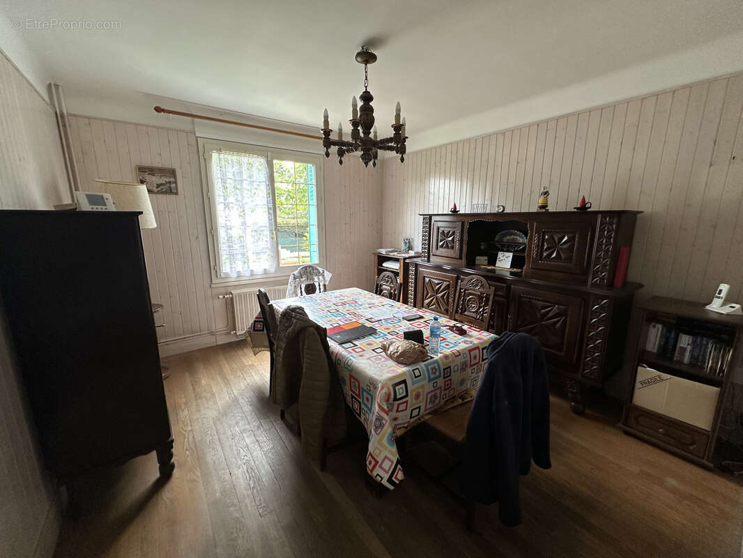 Maison à PARAY-VIEILLE-POSTE